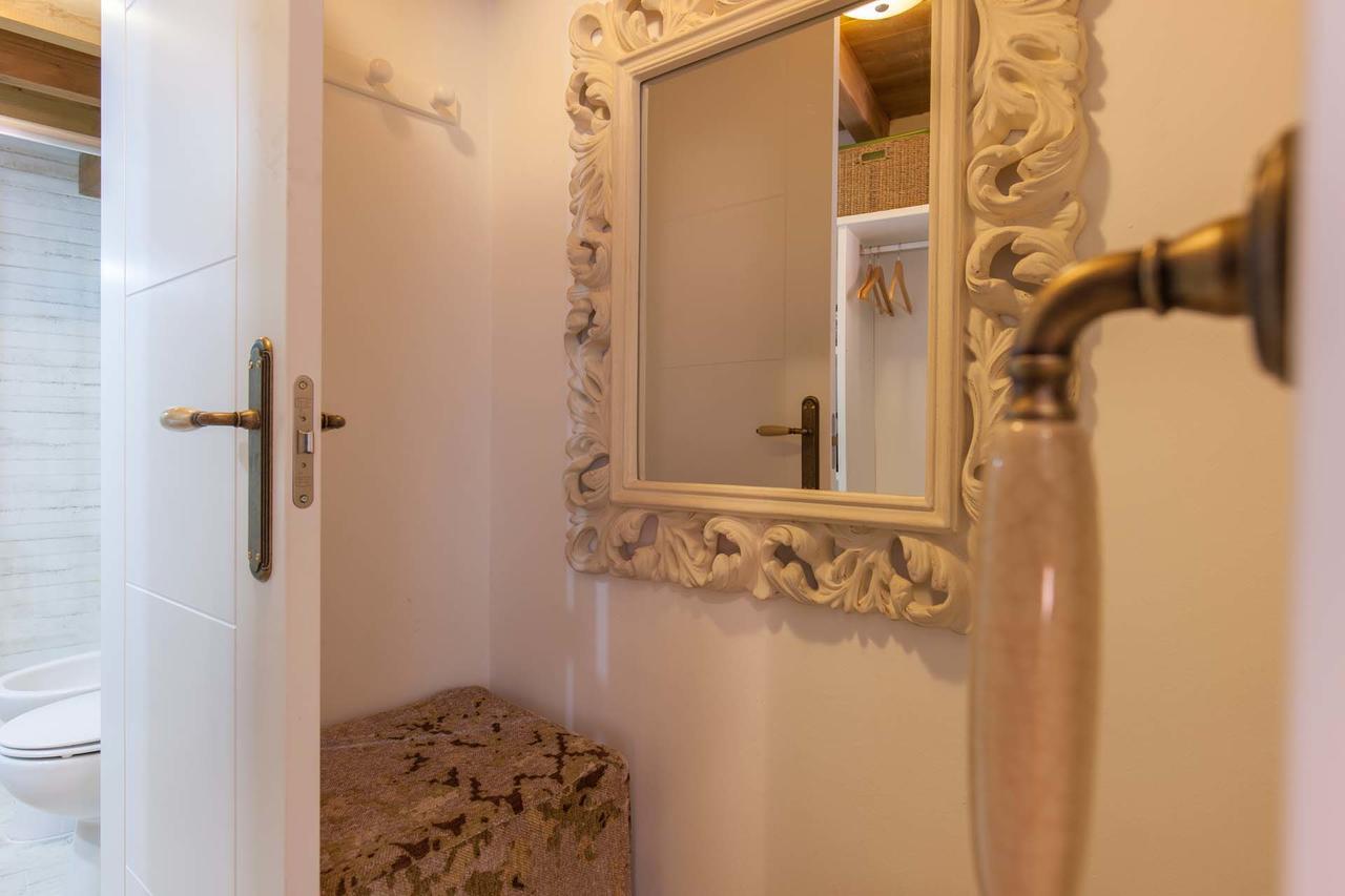 Loft / Duplex With Charming Historic Center. Wifi Appartement Sevilla Buitenkant foto