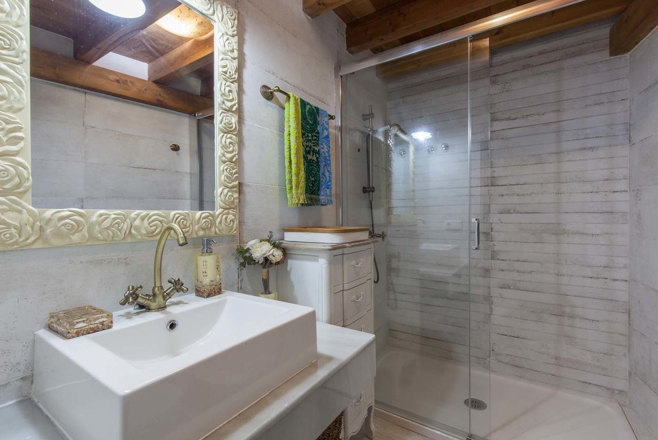 Loft / Duplex With Charming Historic Center. Wifi Appartement Sevilla Buitenkant foto